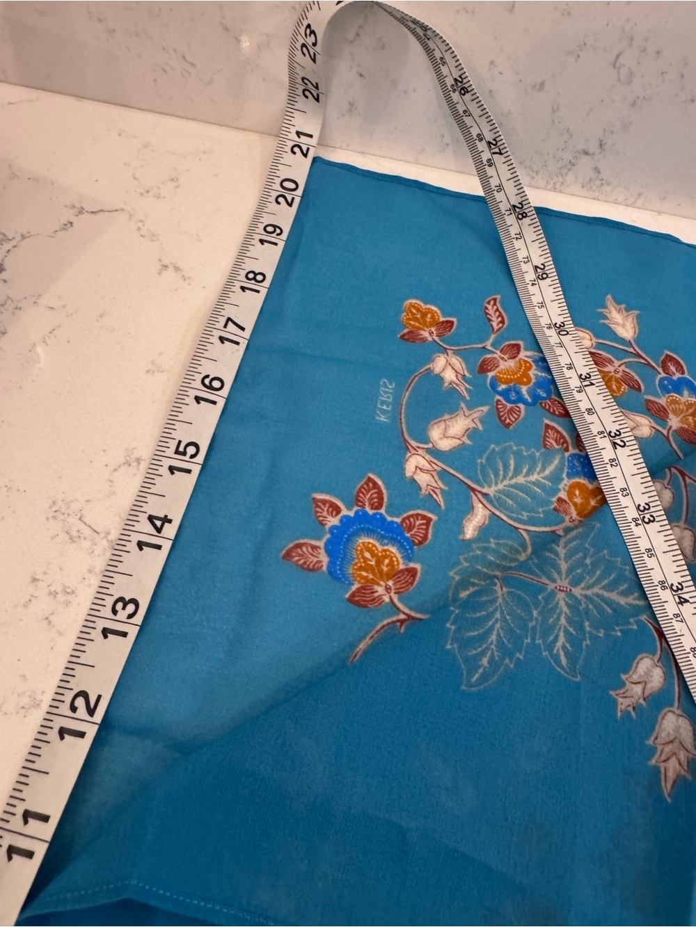 BATIK - Picture 3 of 5